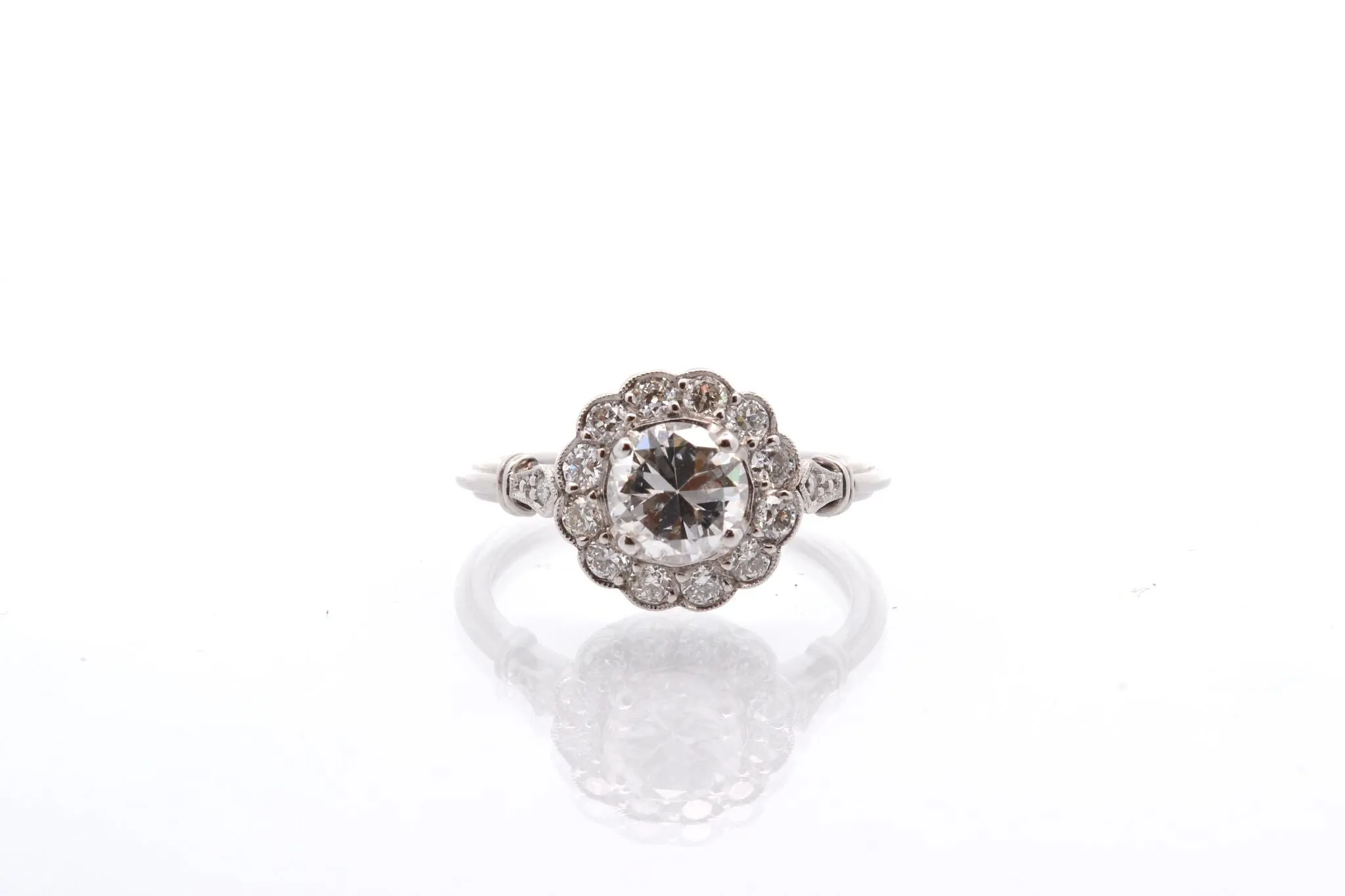 Bague vintage platine diamants sold by 58 Facettes product image thumbnail 5