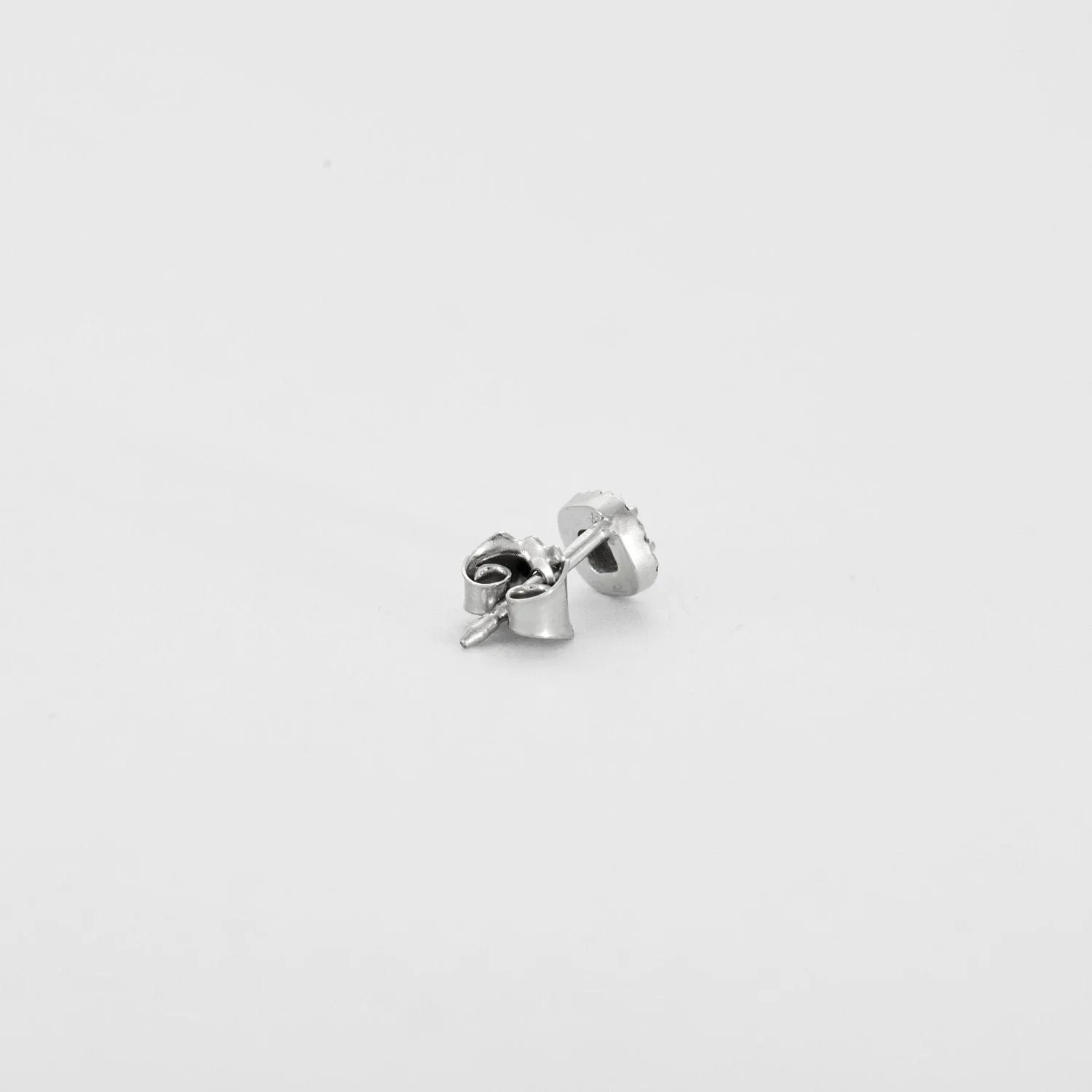 Boucles d'oreilles or blanc serties de diamants sold by 58 Facettes product image thumbnail 5