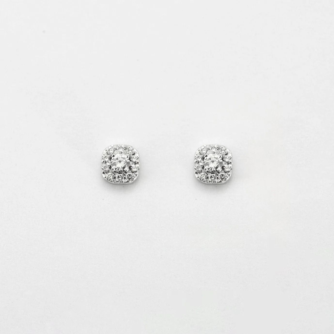 Boucles d'oreilles or blanc serties de diamants sold by 58 Facettes product image thumbnail 3