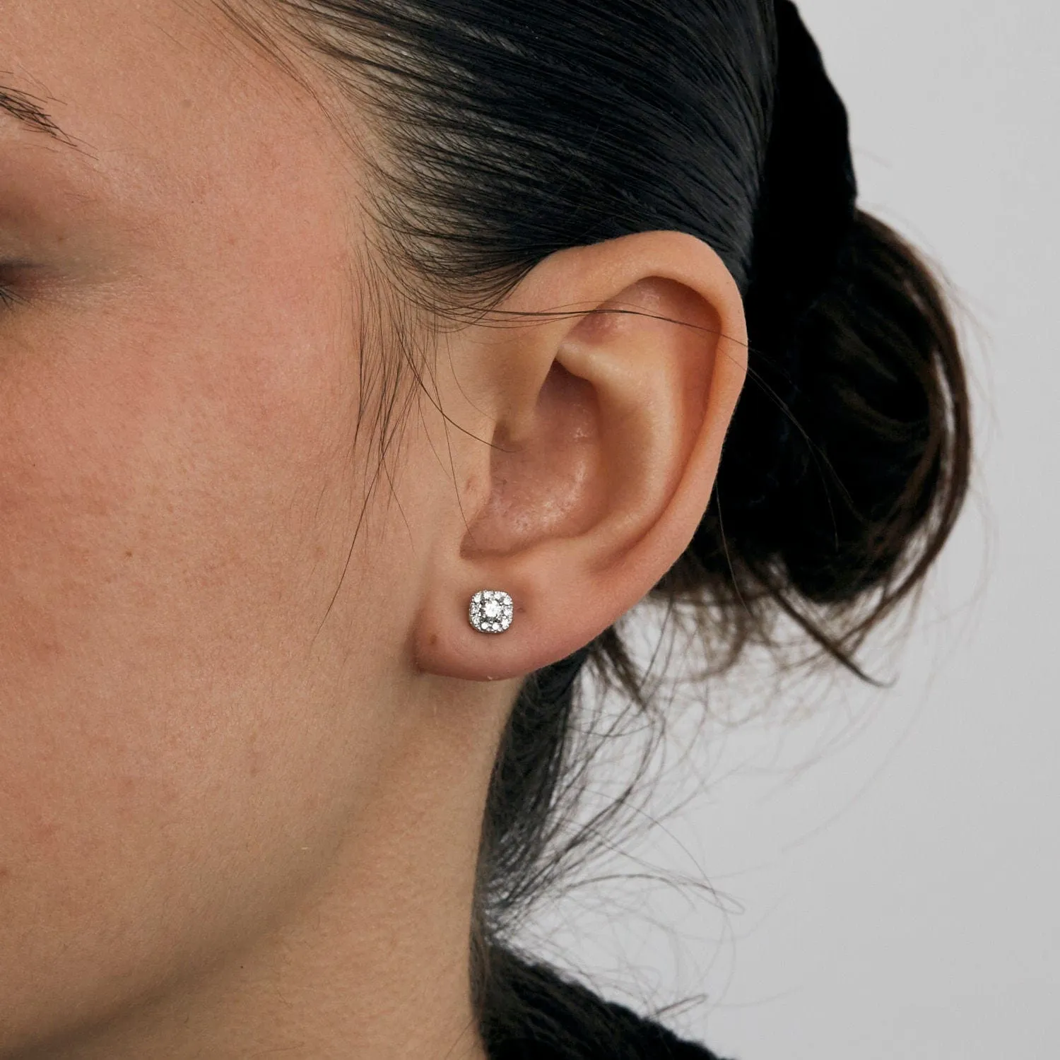 Boucles d'oreilles or blanc serties de diamants sold by 58 Facettes product image thumbnail 2