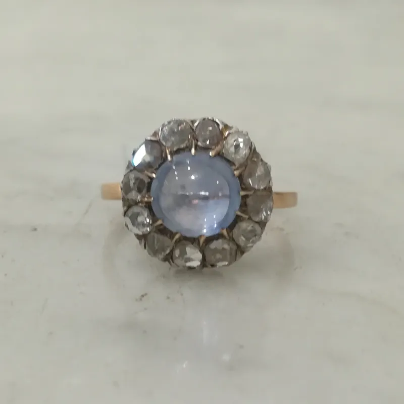 Bague Pompadour Saphir Cabochon Diamants sold by 58 Facettes