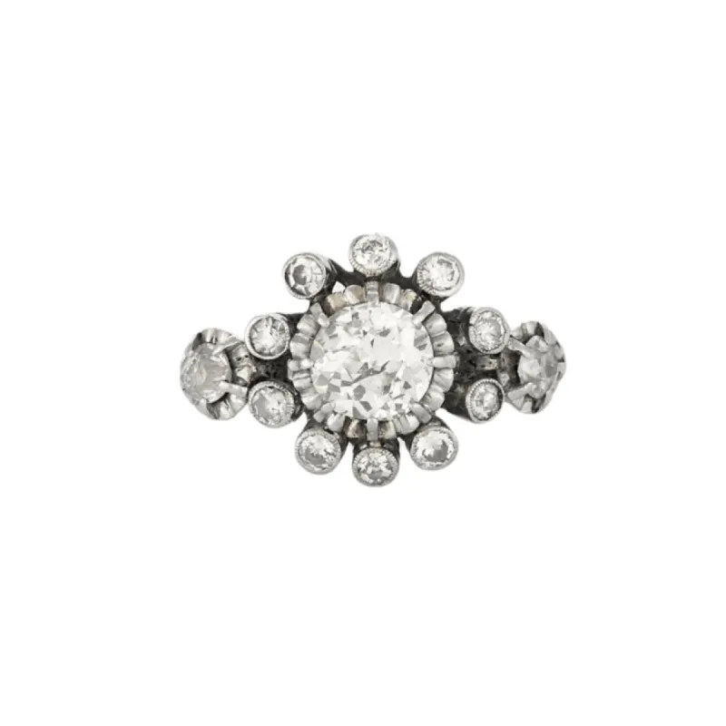 Bague vintage or blanc et diamants sold by 58 Facettes