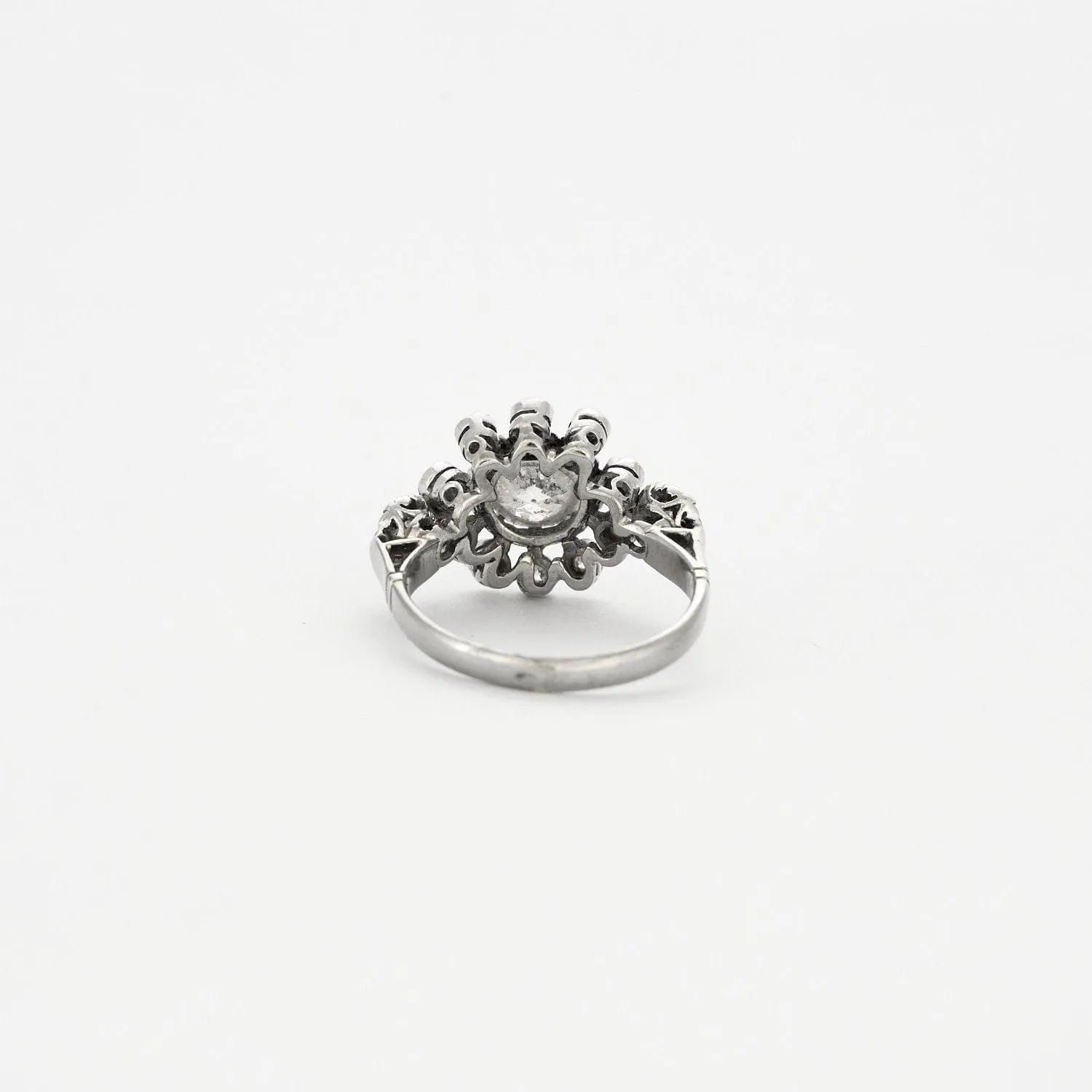Bague vintage or blanc et diamants sold by 58 Facettes product image thumbnail 5