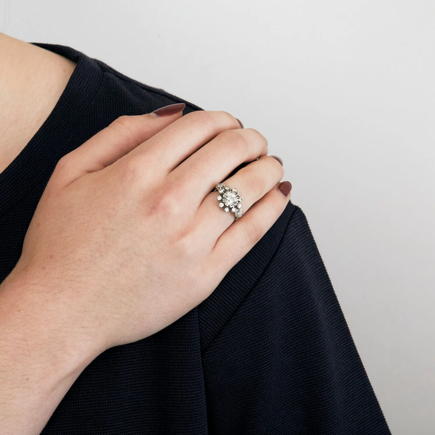 Bague vintage or blanc et diamants sold by 58 Facettes product image thumbnail 2