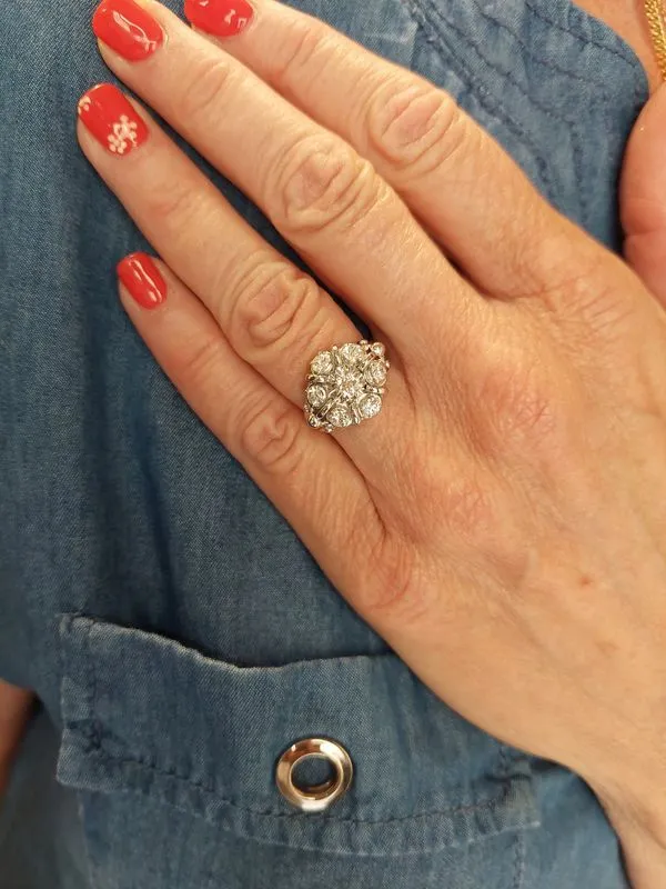 Bague fleur or blanc et diamants sold by 58 Facettes product image thumbnail 2