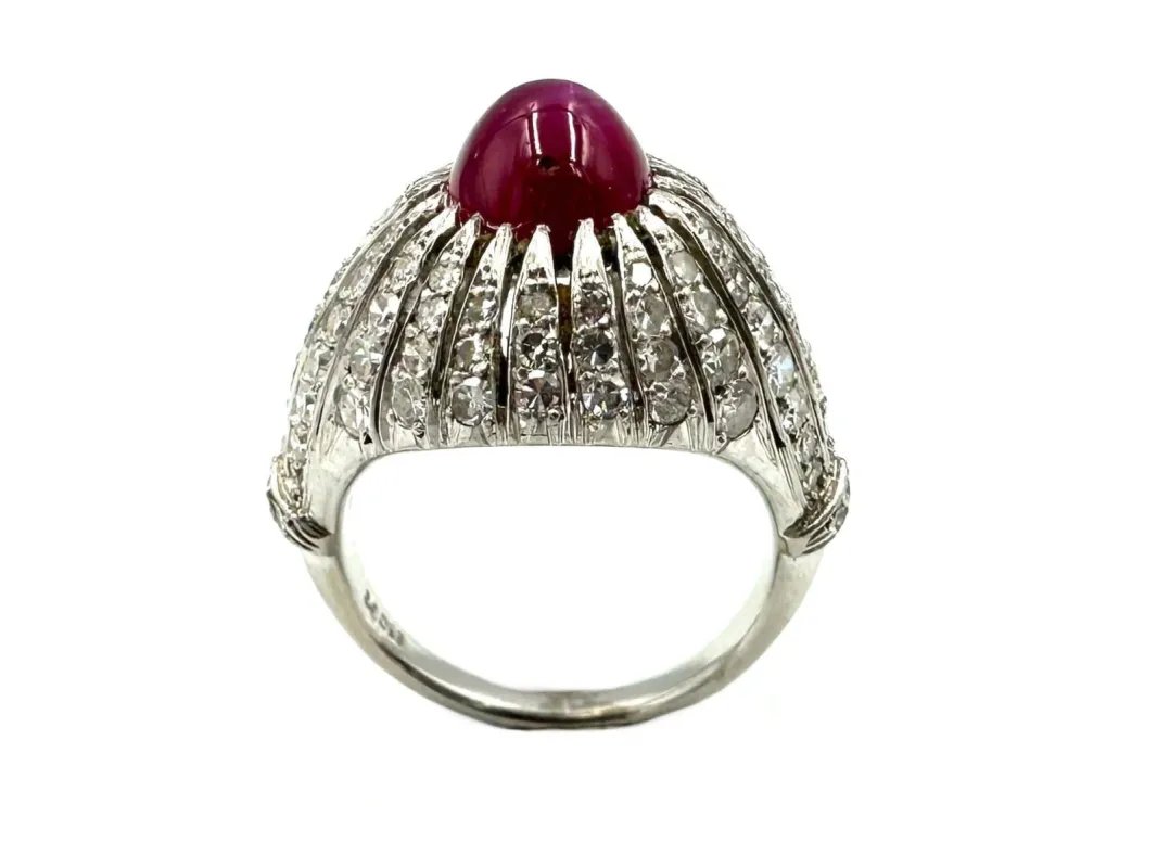 Bague Art-Déco ornée d'un rubis birman naturel étoilé et de diamants sold by 58 Facettes
