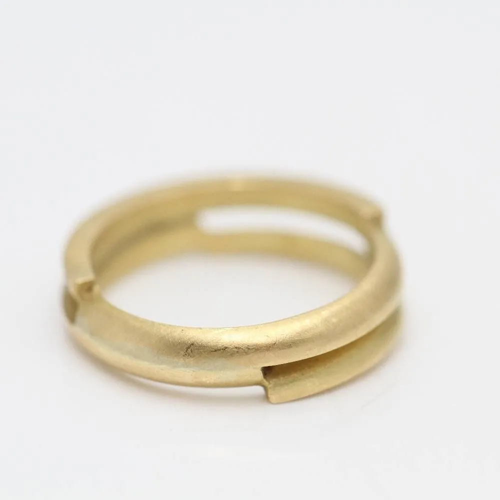 Bague en or 18 carats avec diamants sold by 58 Facettes product image thumbnail 2