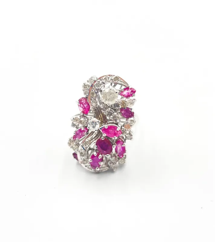Bague Florale Vintage Diamants et Rubis sold by 58 Facettes