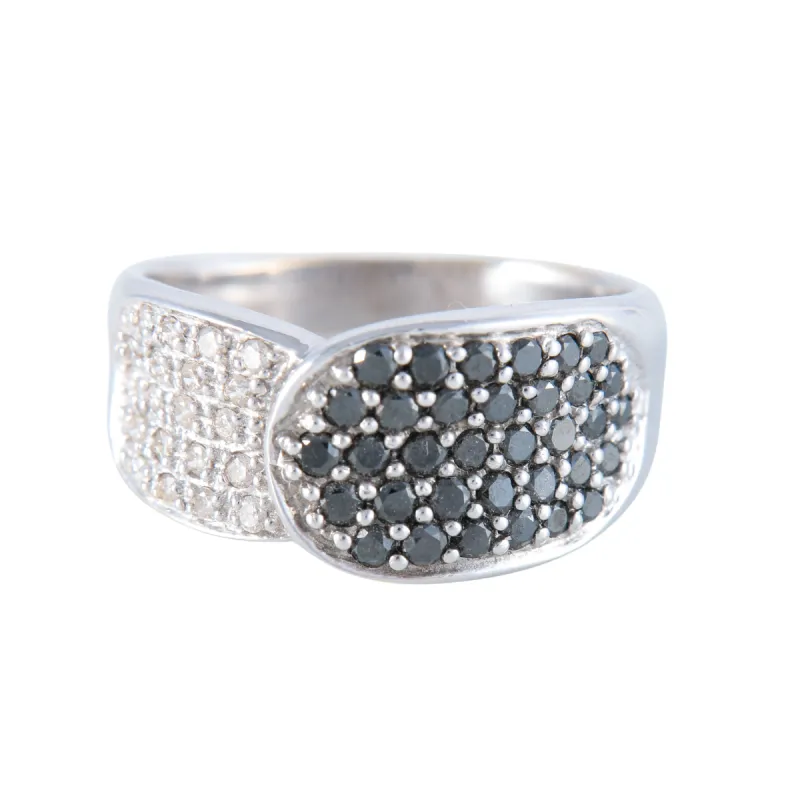 Bague pavée or blanc onyx et diamants sold by 58 Facettes