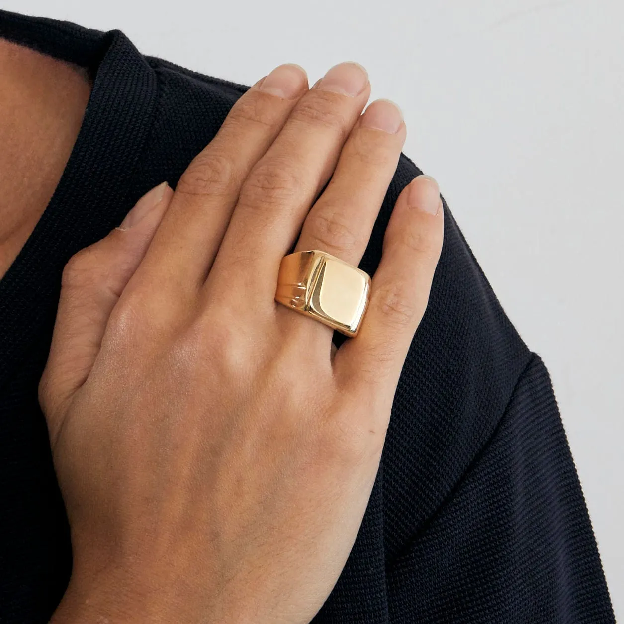 Chevalière homme or massif sold by 58 Facettes product image thumbnail 2