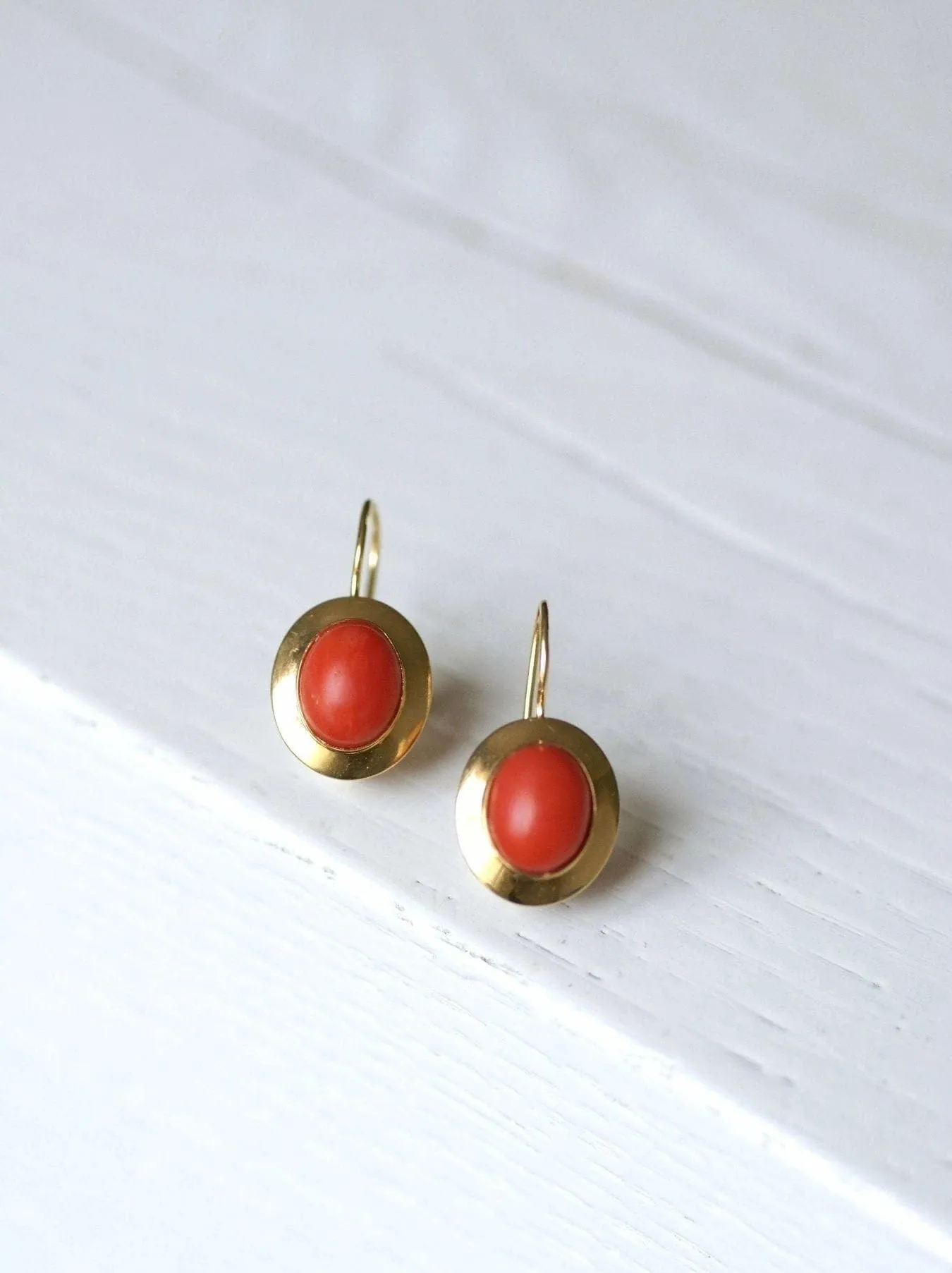 Boucles d'oreilles dormeuses vintage en or et corail sold by 58 Facettes product image thumbnail 5