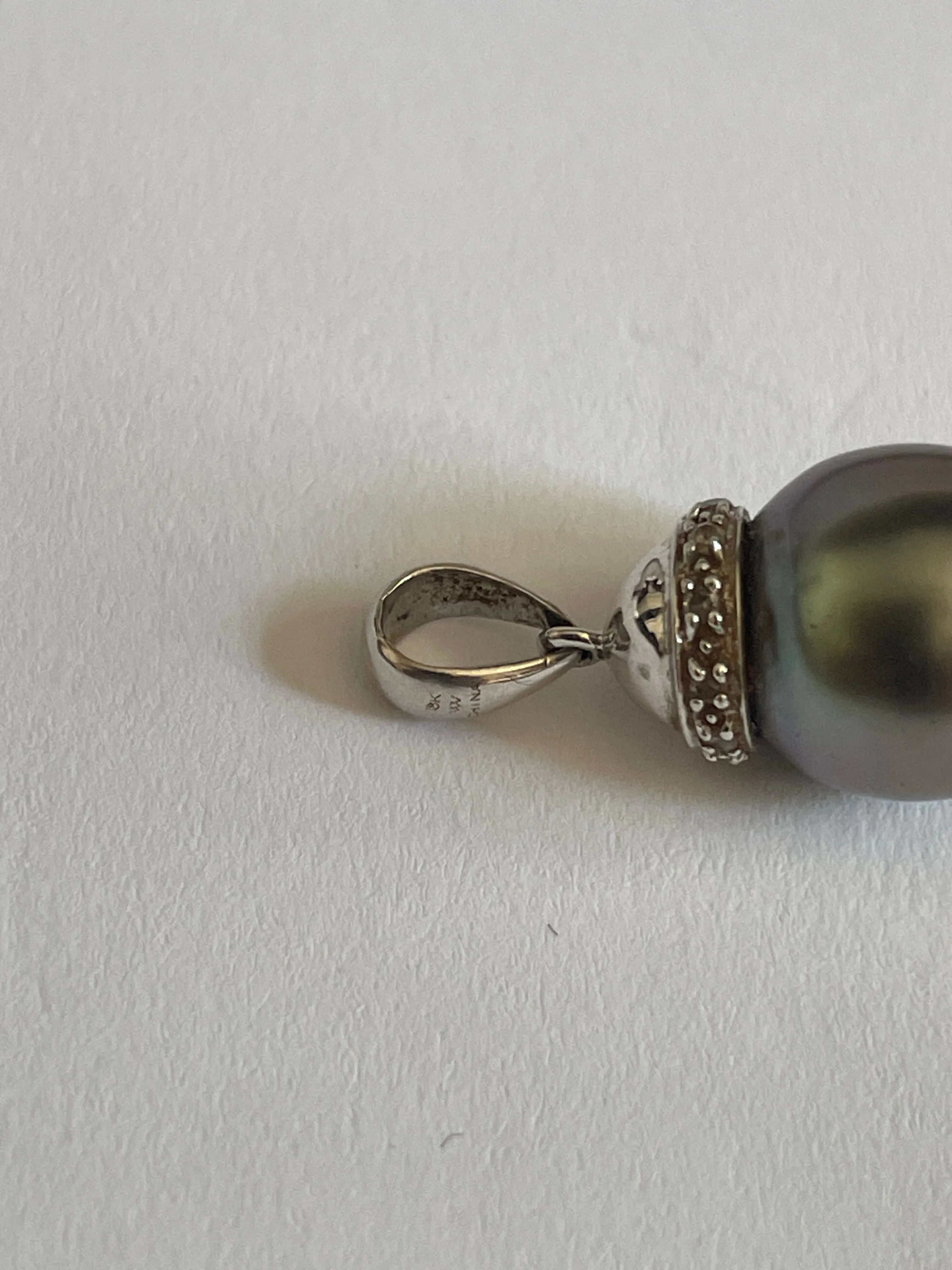 Pendentif or blanc diamant perle grise naturelle sold by 58 Facettes product image thumbnail 4