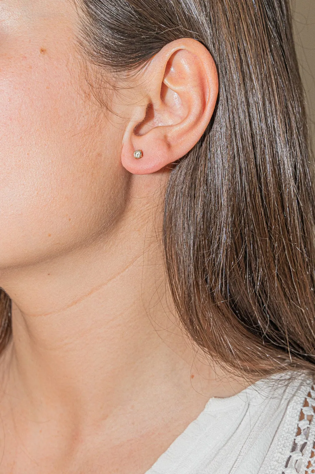 Boucles d'oreilles Puces Or jaune Diamant sold by 58 Facettes product image thumbnail 2