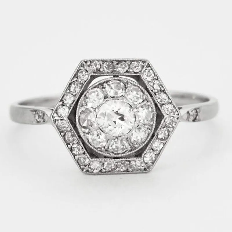 Bague style Art Déco platine et diamants sold by 58 Facettes