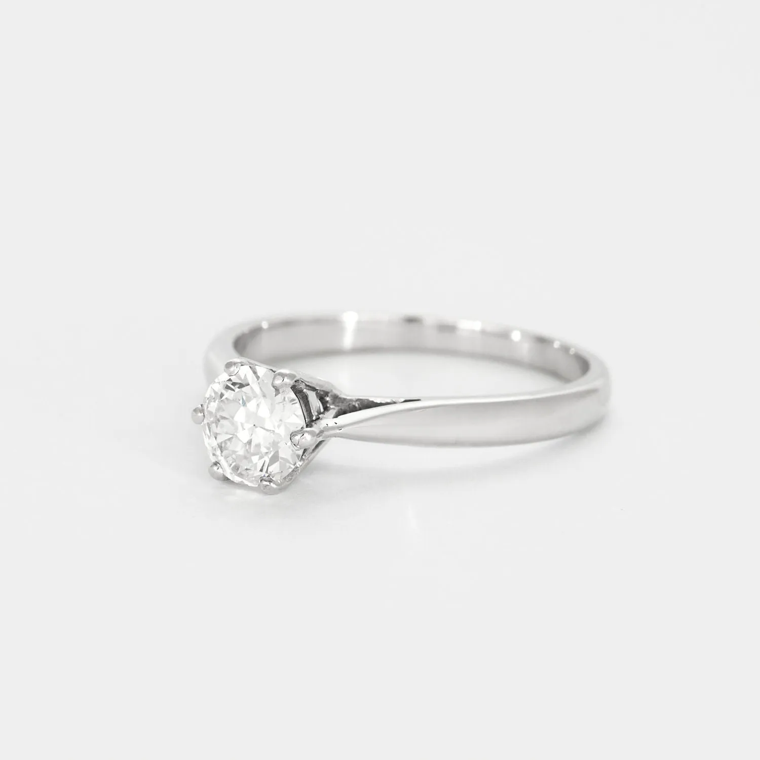 Bague solitaire or gris ornée d'un diamant sold by 58 Facettes product image thumbnail 3