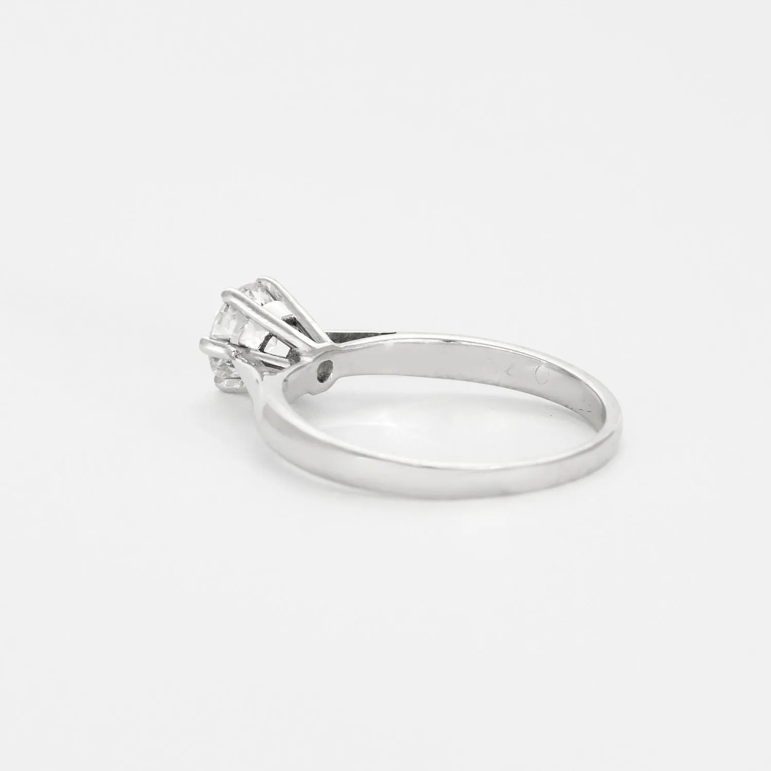 Bague solitaire or gris ornée d'un diamant sold by 58 Facettes product image thumbnail 4