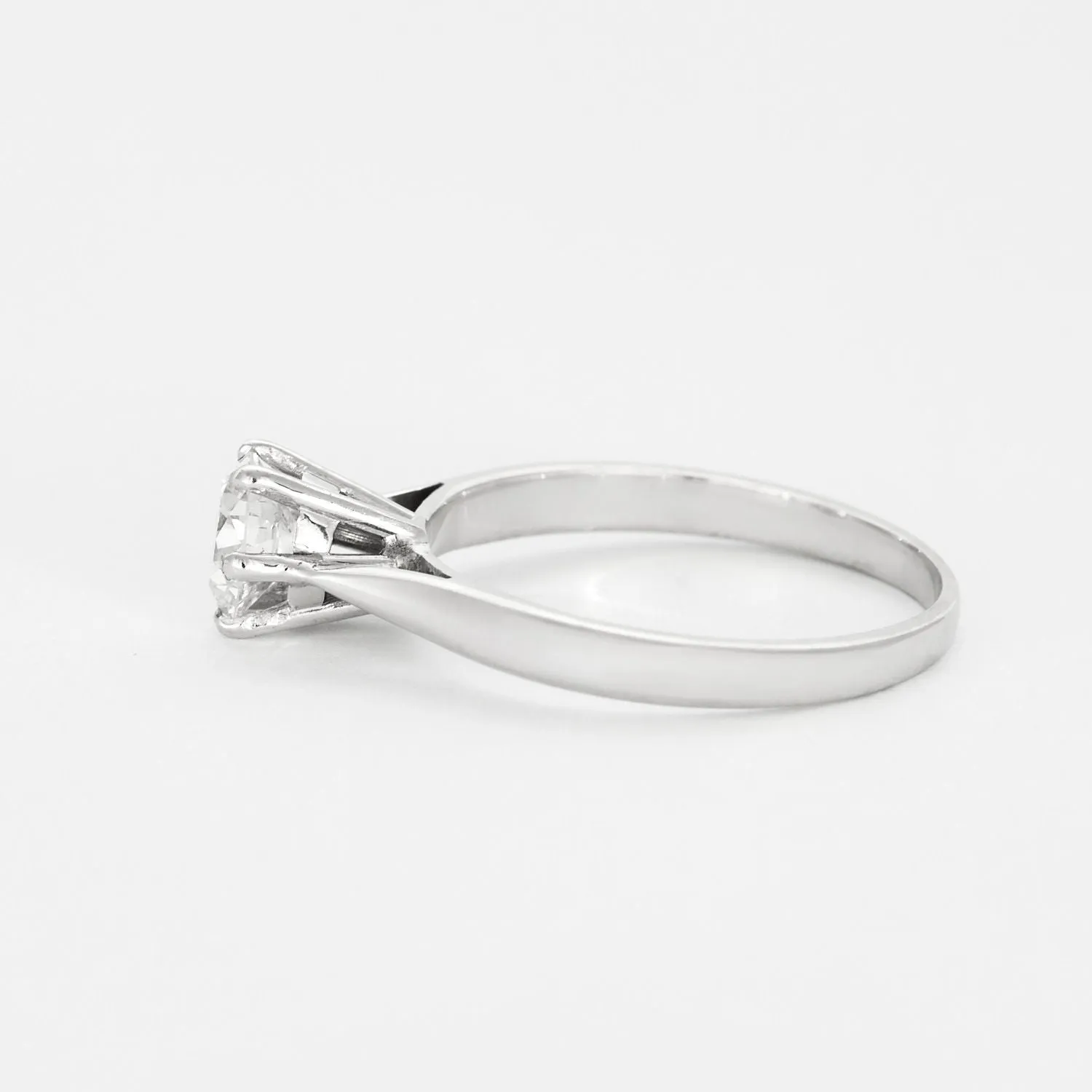 Bague solitaire or gris ornée d'un diamant sold by 58 Facettes product image thumbnail 5