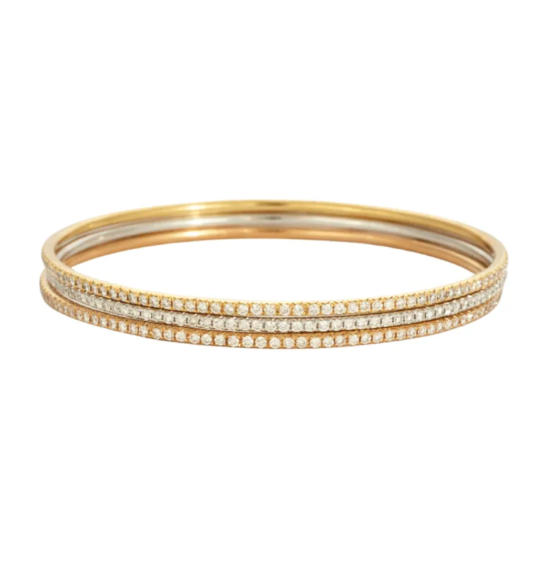 Trois bracelets jonc or jaune, blanc et rose avec diamants sold by 58 Facettes