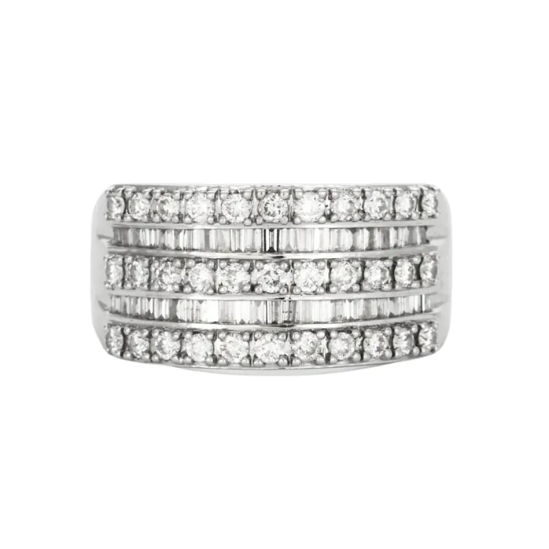 Bague bandeau en or blanc ornée de diamants sold by 58 Facettes