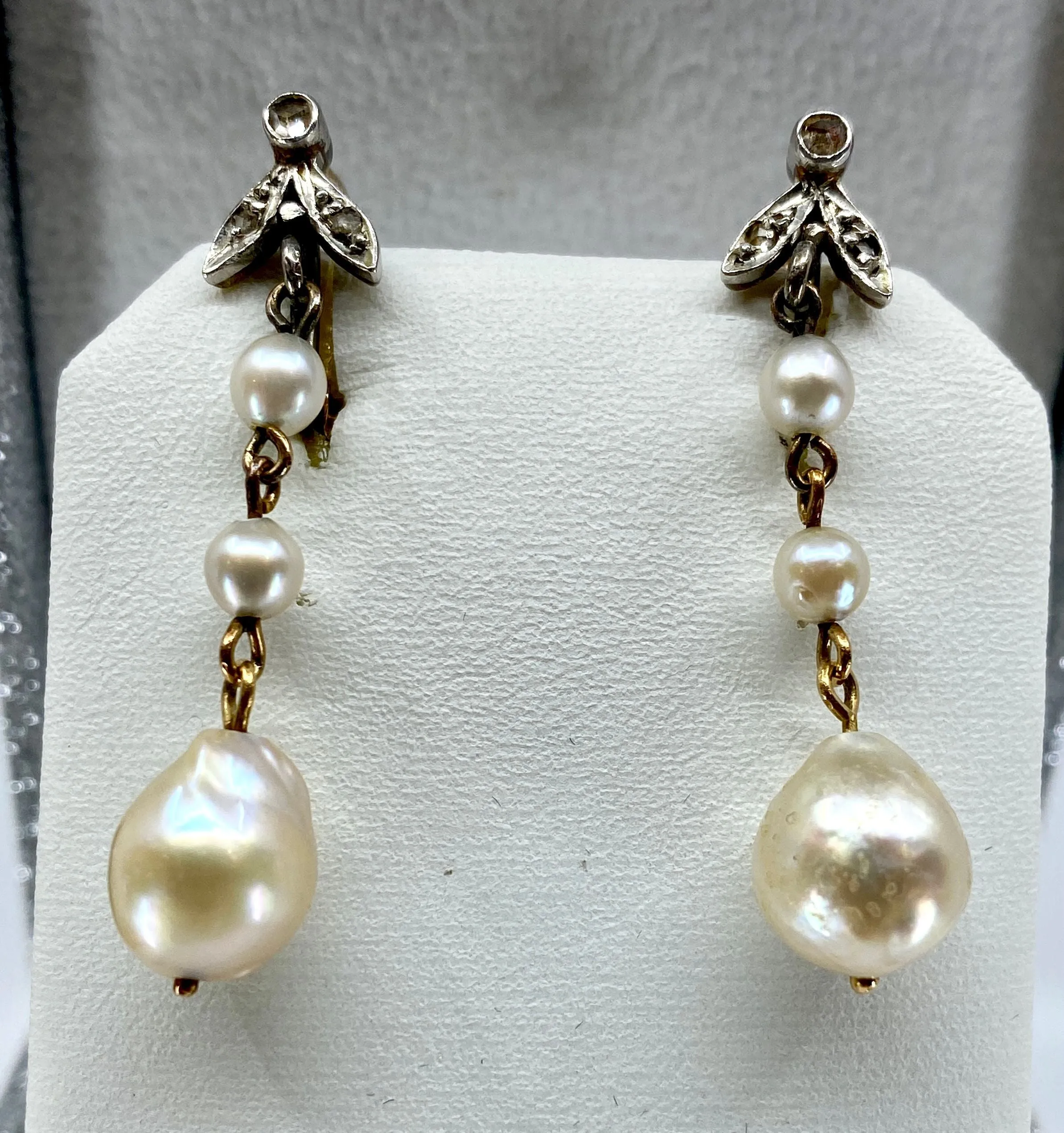 Boucles d’oreilles or perles diamants vers 1900 sold by 58 Facettes product image thumbnail 4