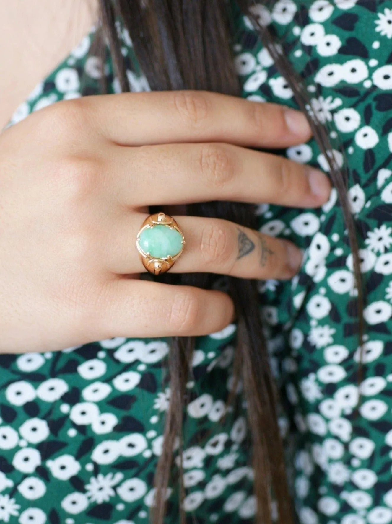 Bague chevalière boule vintage en or rose et jade sold by 58 Facettes product image thumbnail 3