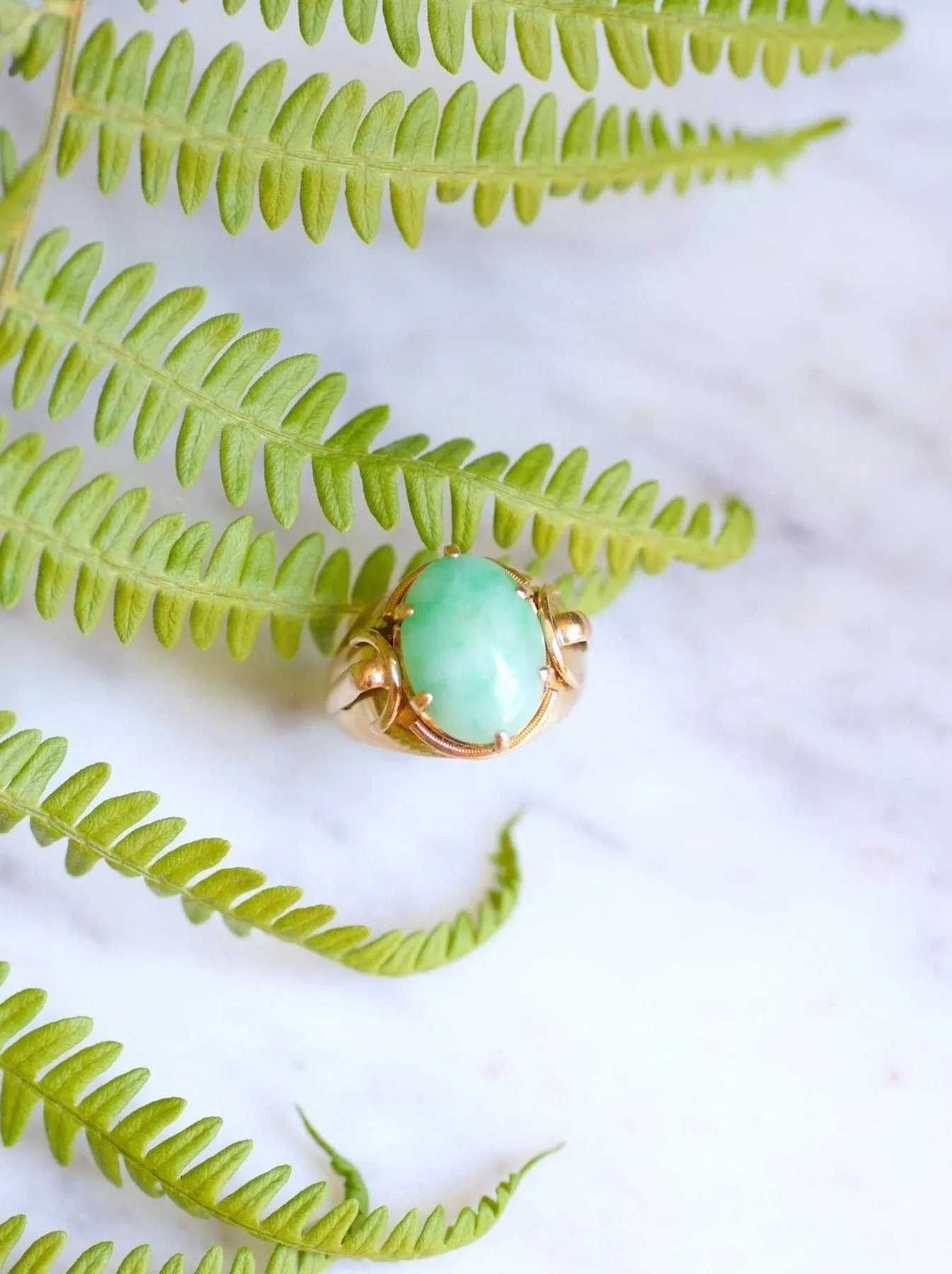 Bague chevalière boule vintage en or rose et jade sold by 58 Facettes product image thumbnail 4