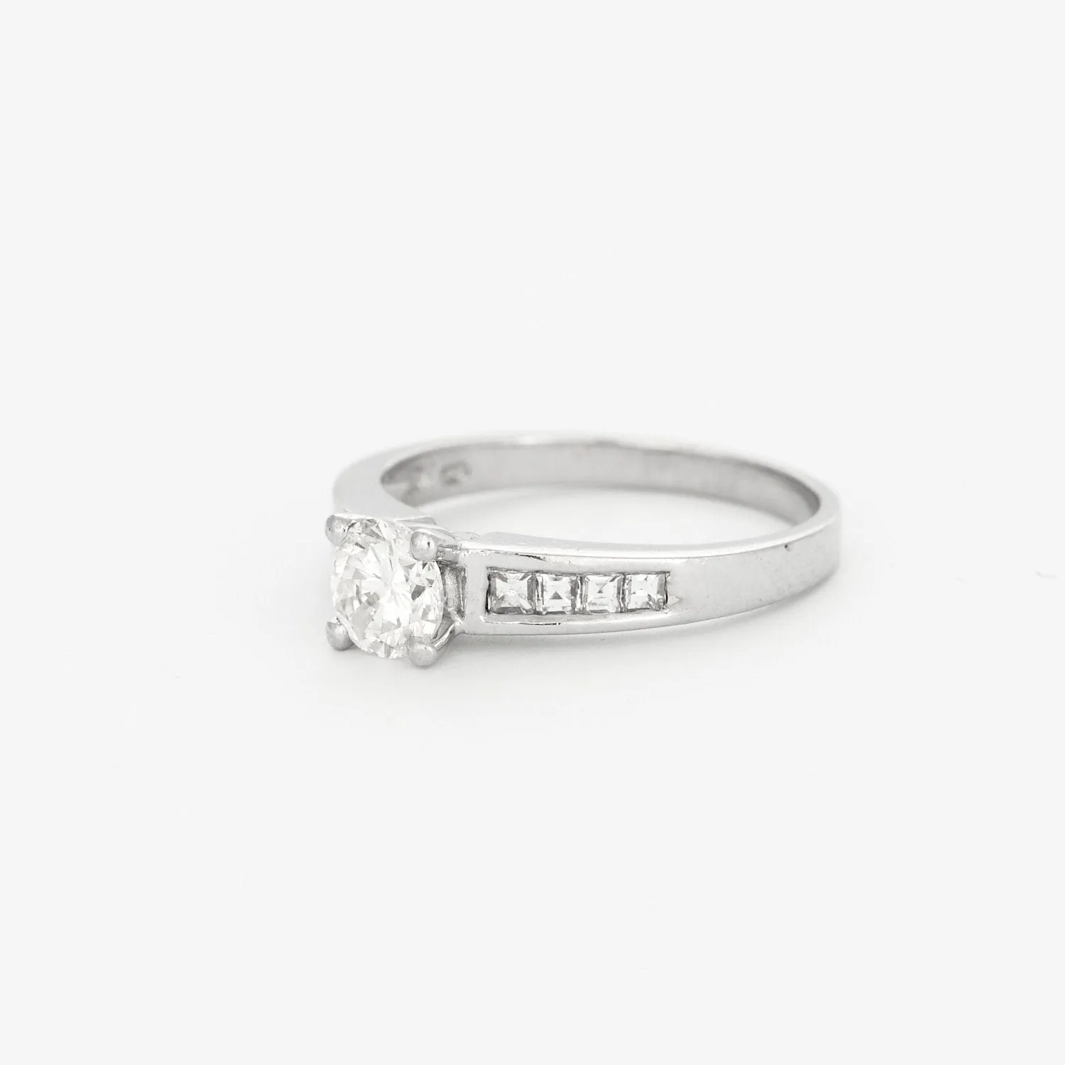 Bague solitaire en or gris ornée de diamants sold by 58 Facettes product image thumbnail 5