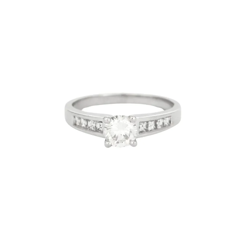 Bague solitaire en or gris ornée de diamants sold by 58 Facettes