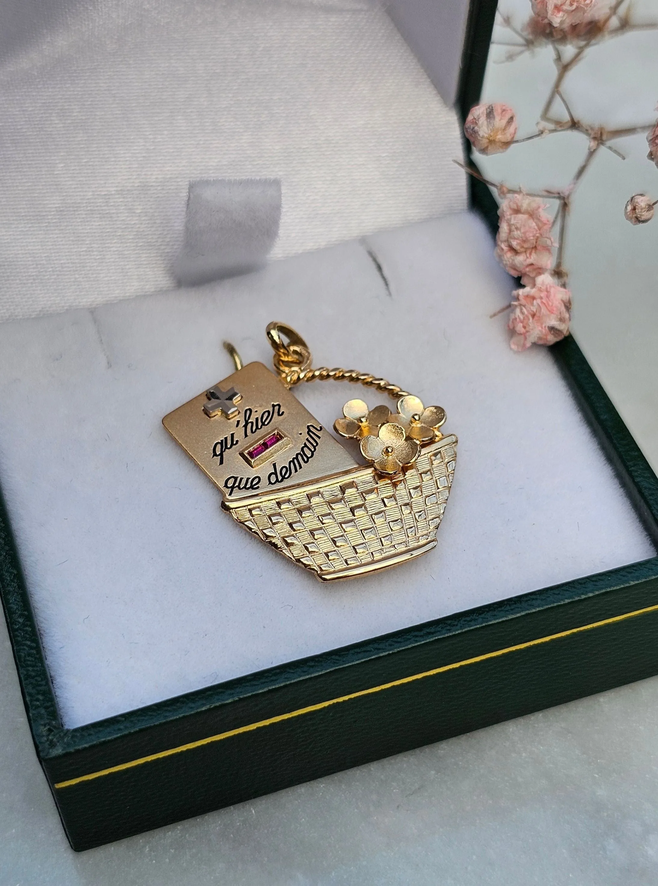 AUGIS - Médaille d'Amour corbeille sold by 58 Facettes product image thumbnail 4