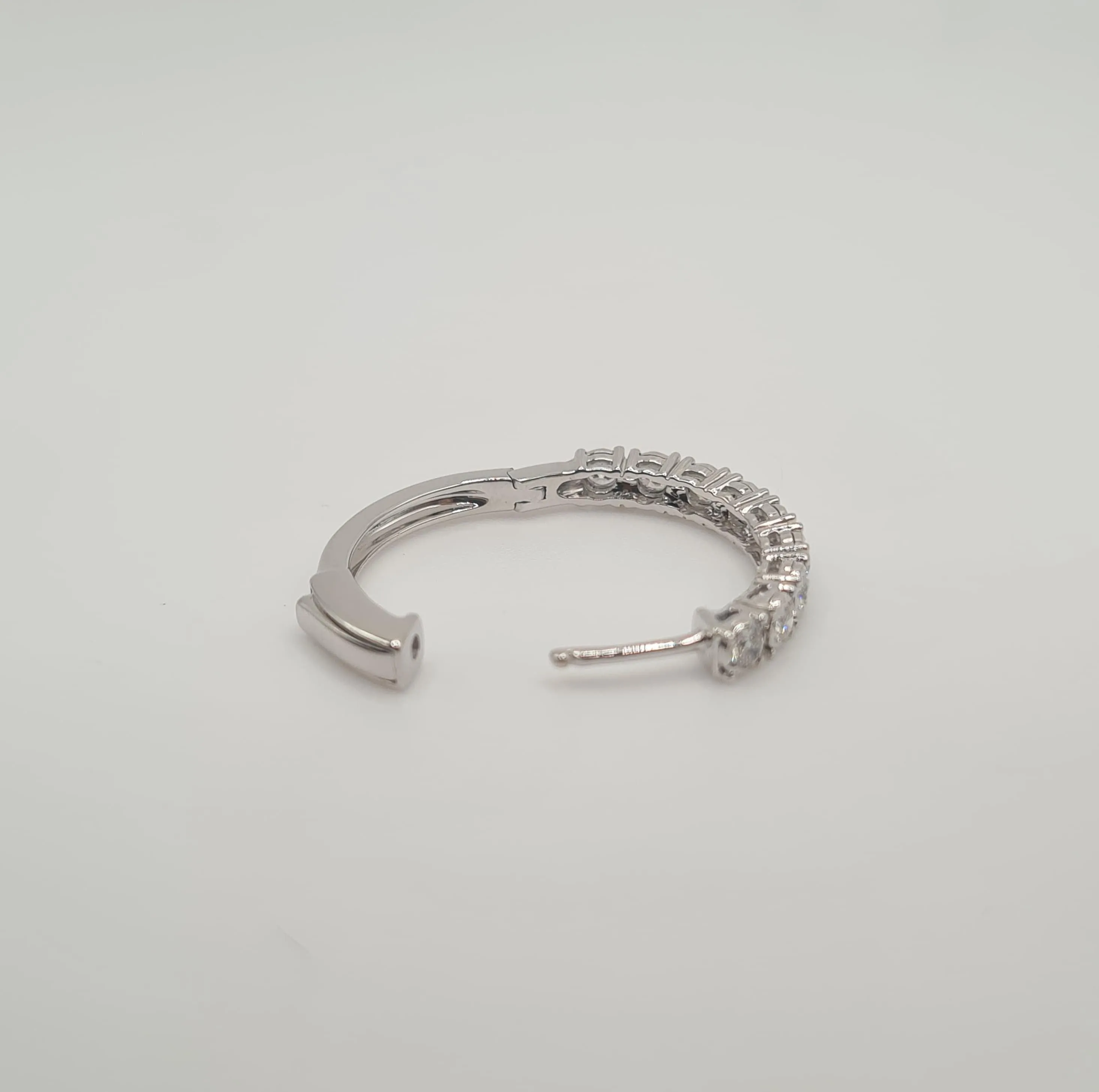 Créoles or blanc serties de diamants sold by 58 Facettes product image thumbnail 5