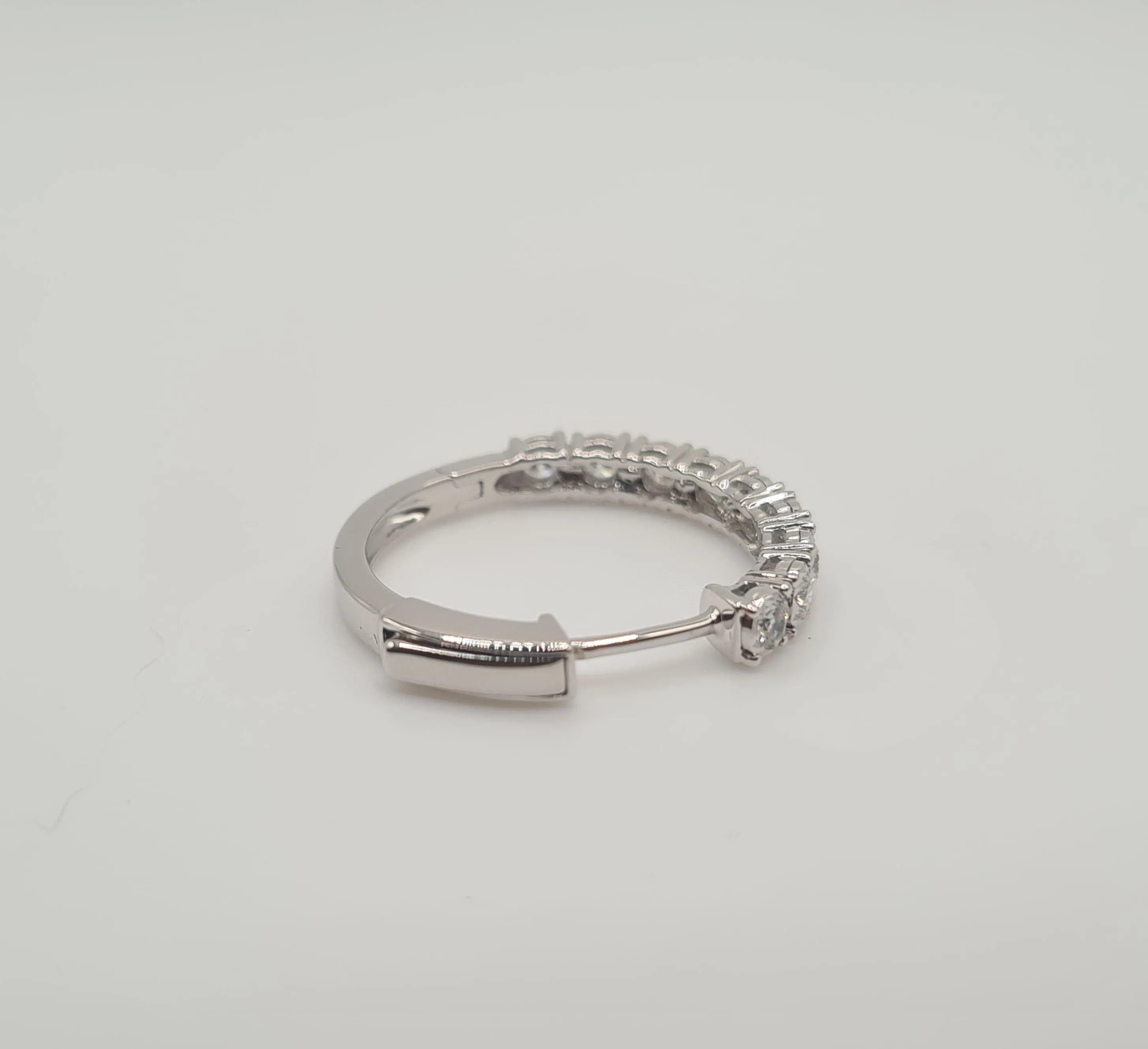 Créoles or blanc serties de diamants sold by 58 Facettes product image thumbnail 4