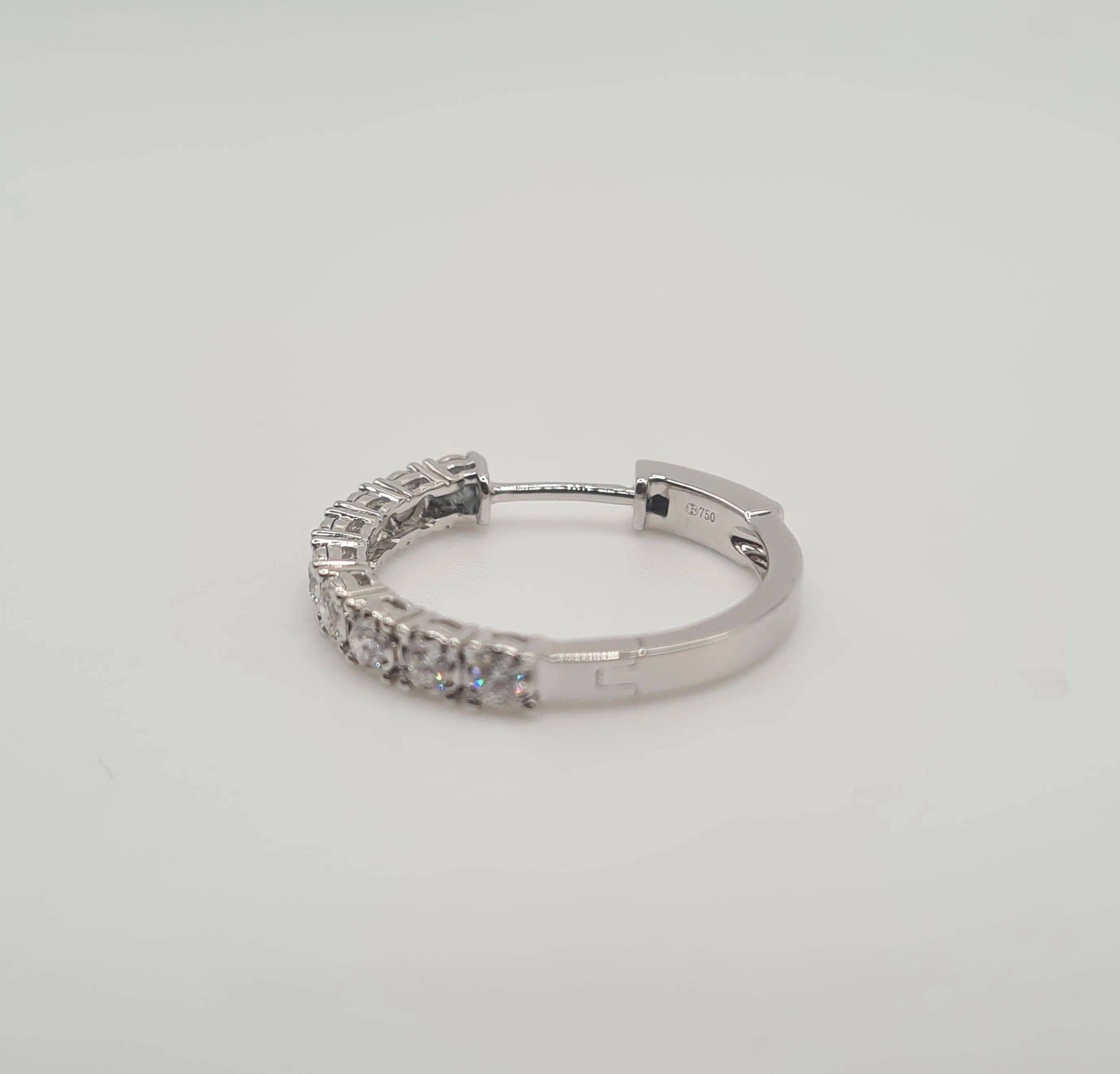 Créoles or blanc serties de diamants sold by 58 Facettes product image thumbnail 2