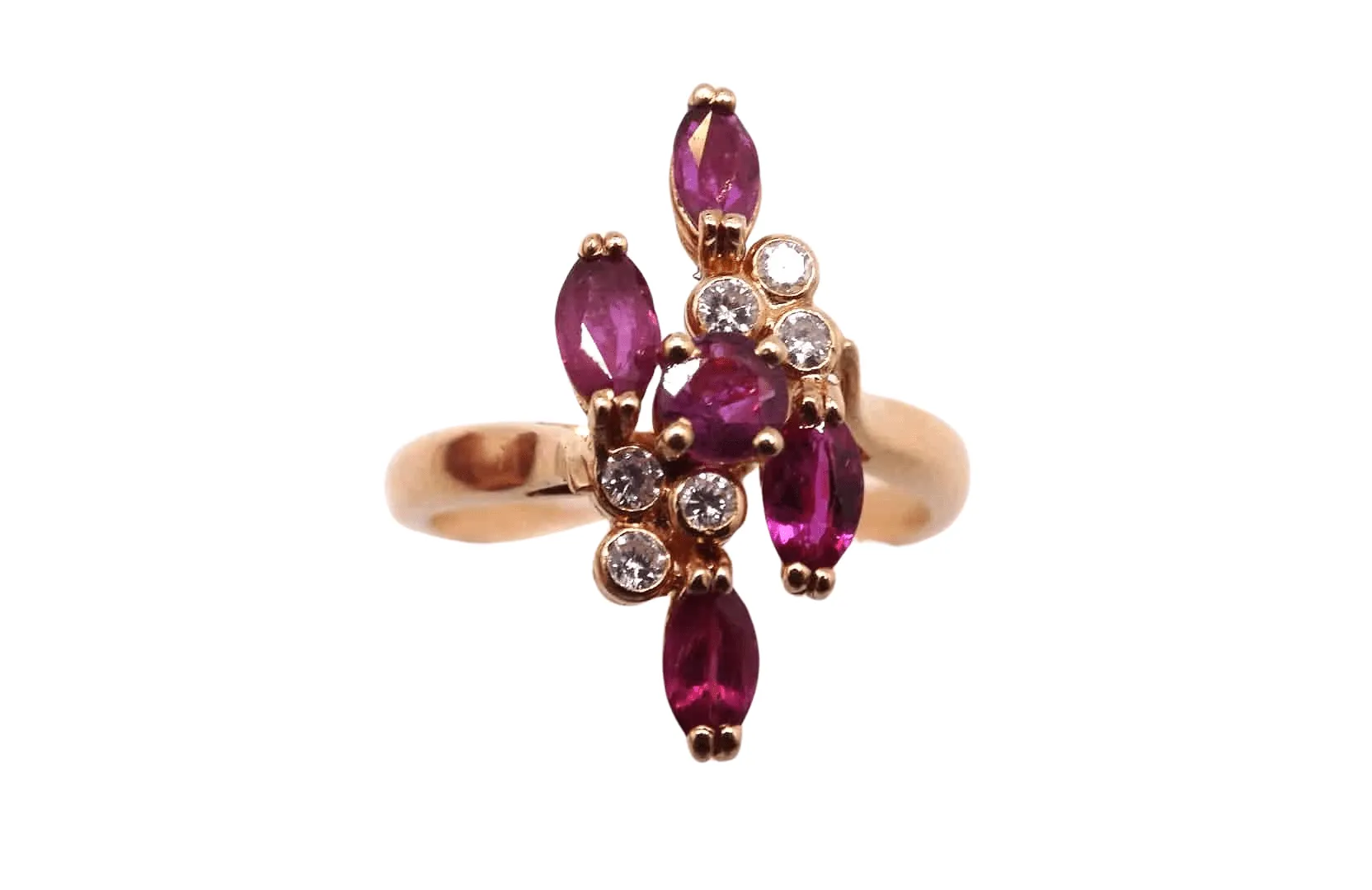 Bague en or jaune, diamants et rubis sold by 58 Facettes