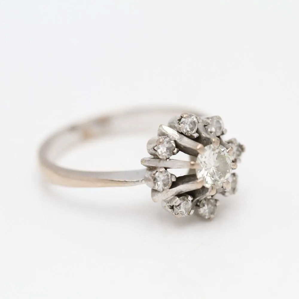 bague rosace en or blanc avec diamants sold by 58 Facettes product image thumbnail 4