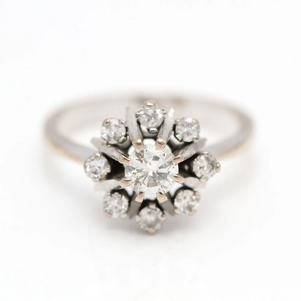 bague rosace en or blanc avec diamants sold by 58 Facettes