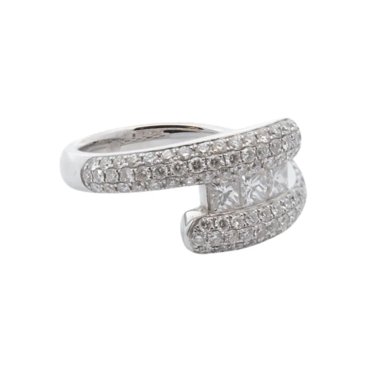 Bague Or blanc Diamants sold by 58 Facettes