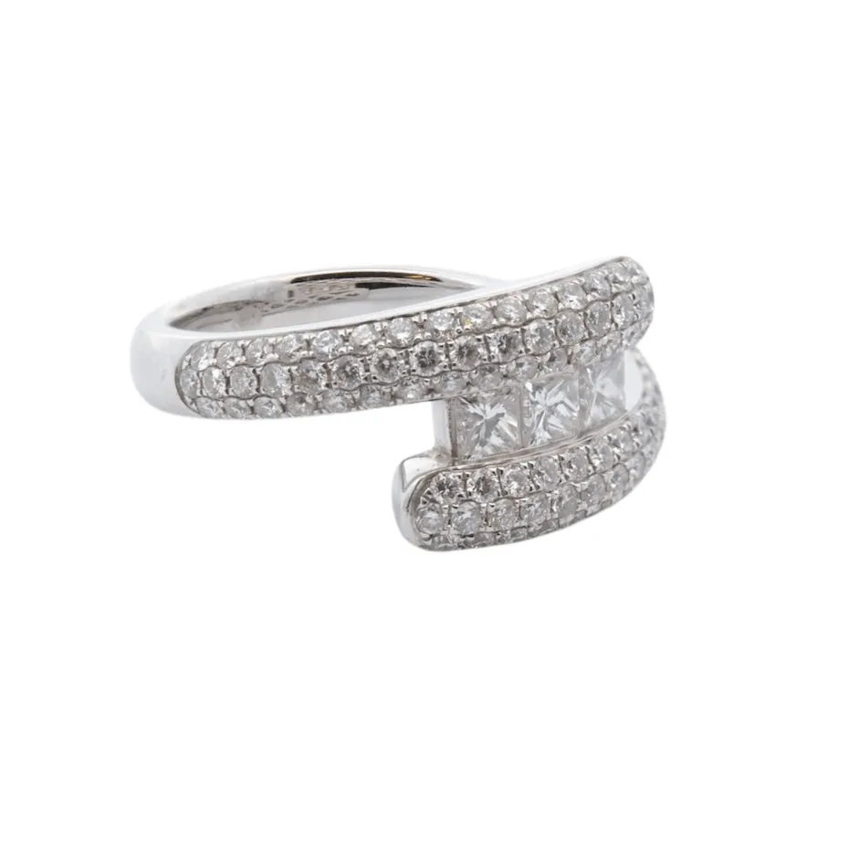 Bague Or blanc Diamants sold by 58 Facettes