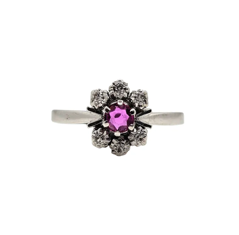 Bague marguerite or blanc rubis sold by 58 Facettes