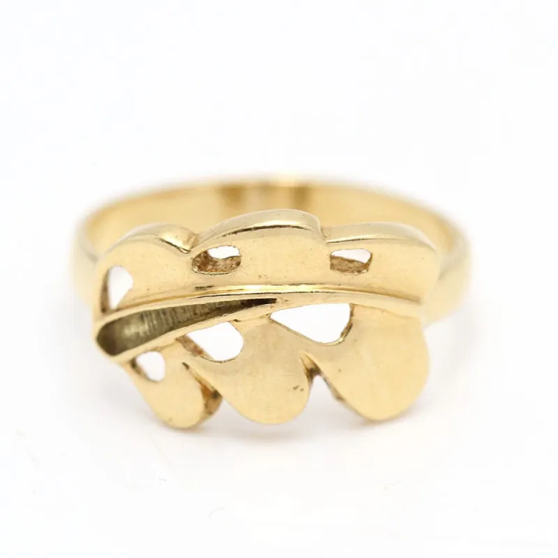Bague ajourée motif végétal doré sold by 58 Facettes