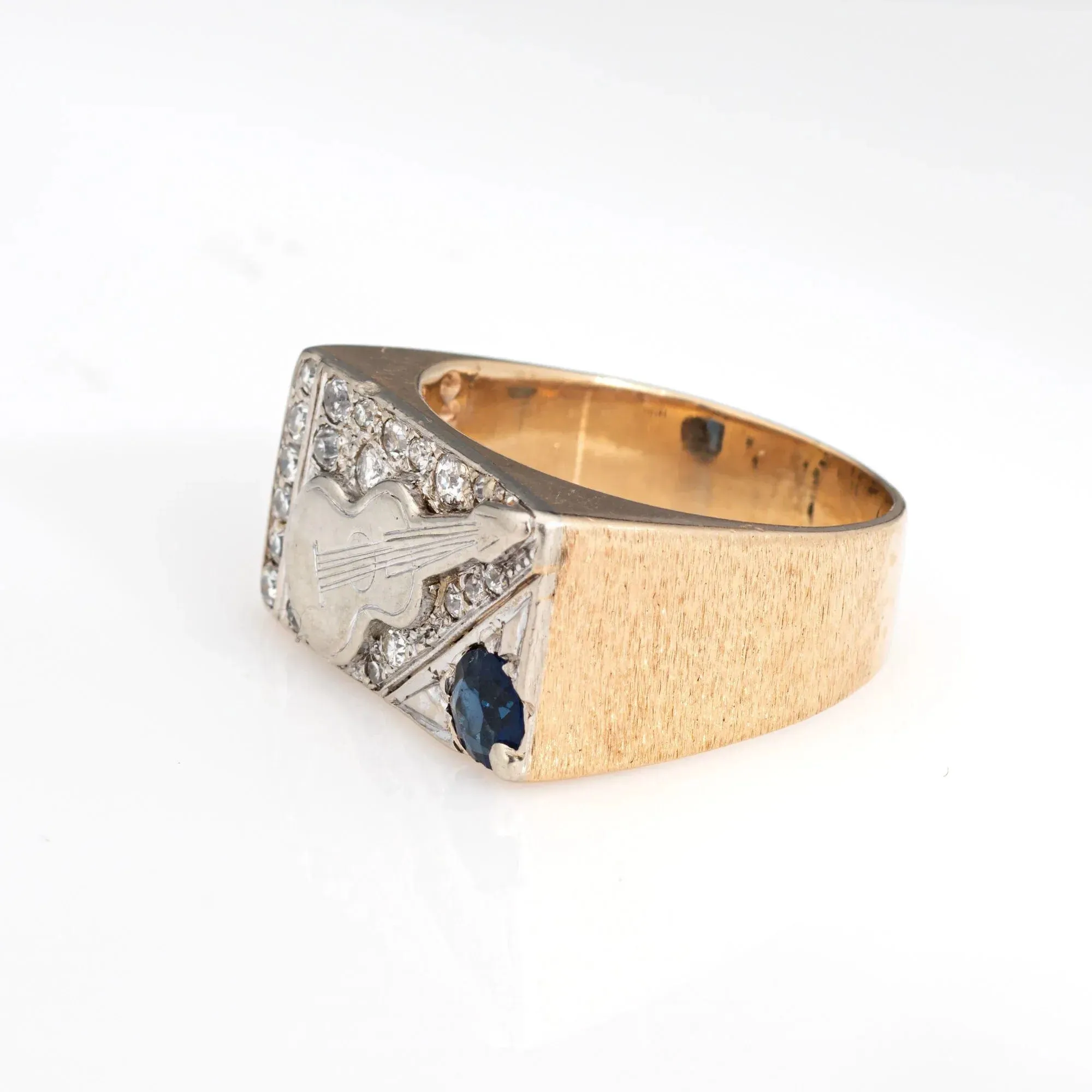 Bague de guitare vintage 2 or des années 70. Diamant, Saphir Chevalière Estate sold by 58 Facettes product image thumbnail 5