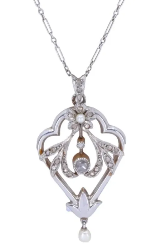 COLLIER ART-DÉCO PERLE ET DIAMANTS sold by 58 Facettes