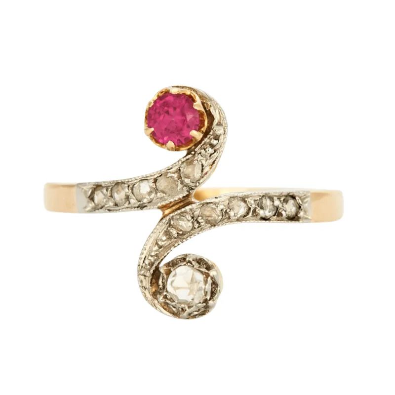 Bague - "Toi & Moi" rubis de synthèse et diamants sold by 58 Facettes