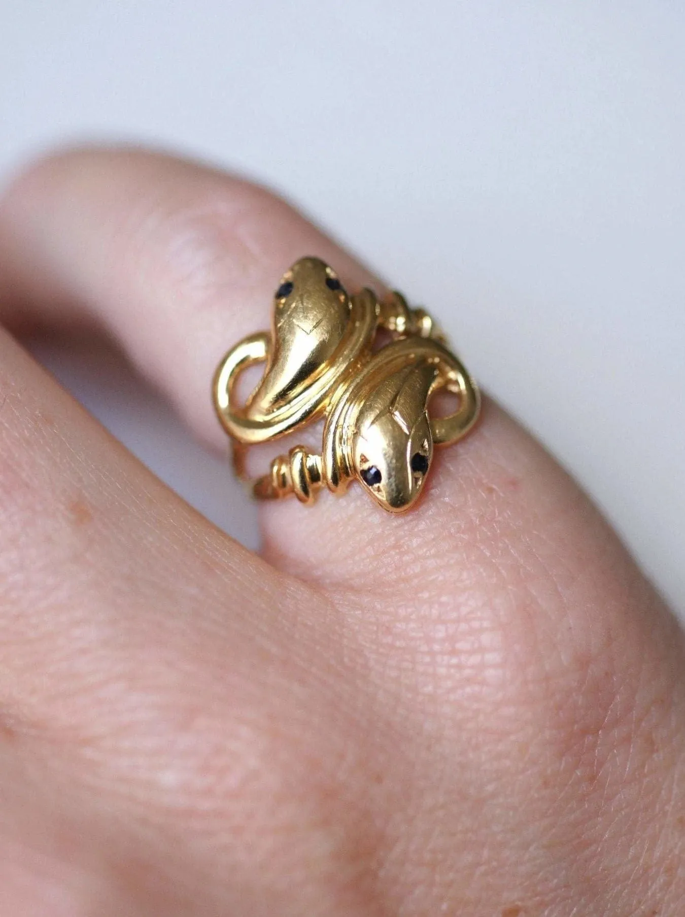 Bague Serpents enroulés or et saphirs sold by 58 Facettes product image thumbnail 4