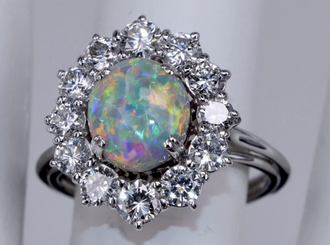 Bague en or blanc Opale Ethiopienne et Diamant sold by 58 Facettes