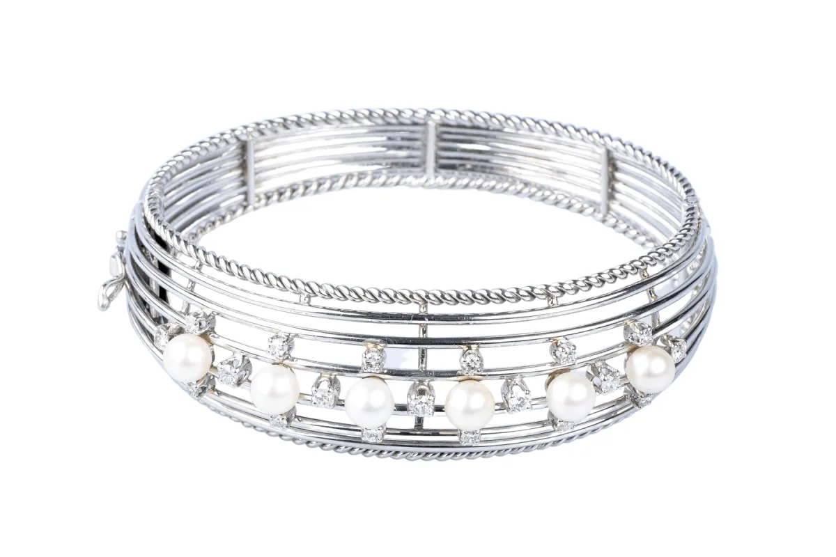 Bracelet demi-jonc perles diamants en or gris sold by 58 Facettes