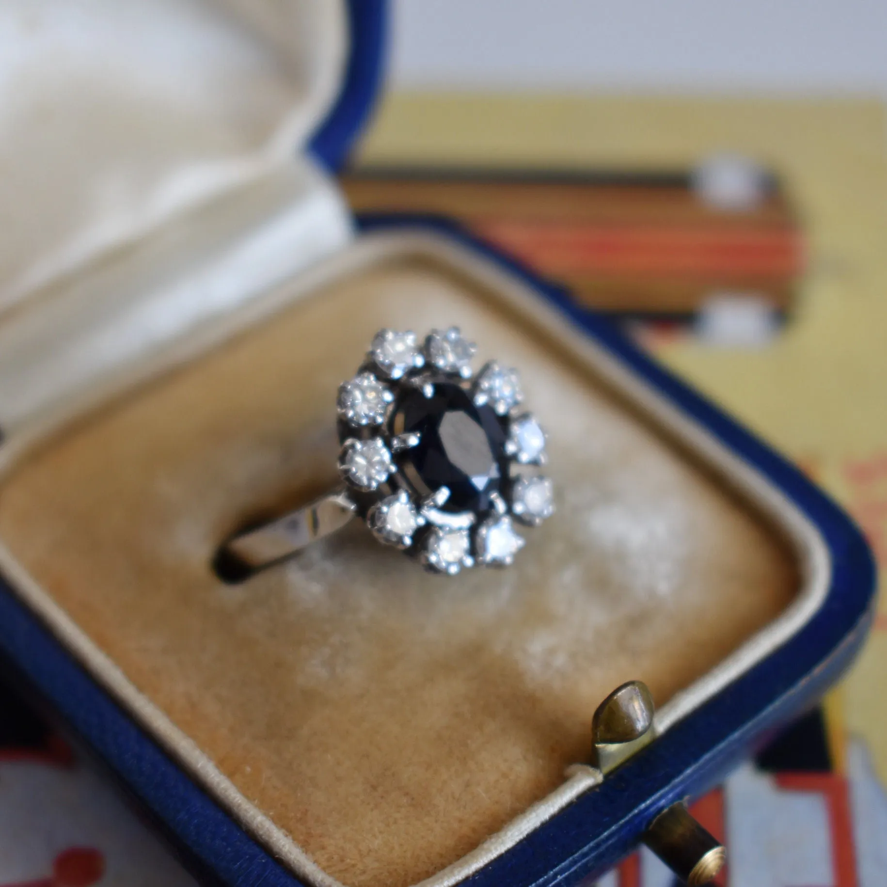 Bague marguerite or blanc saphir et diamants sold by 58 Facettes product image thumbnail 4