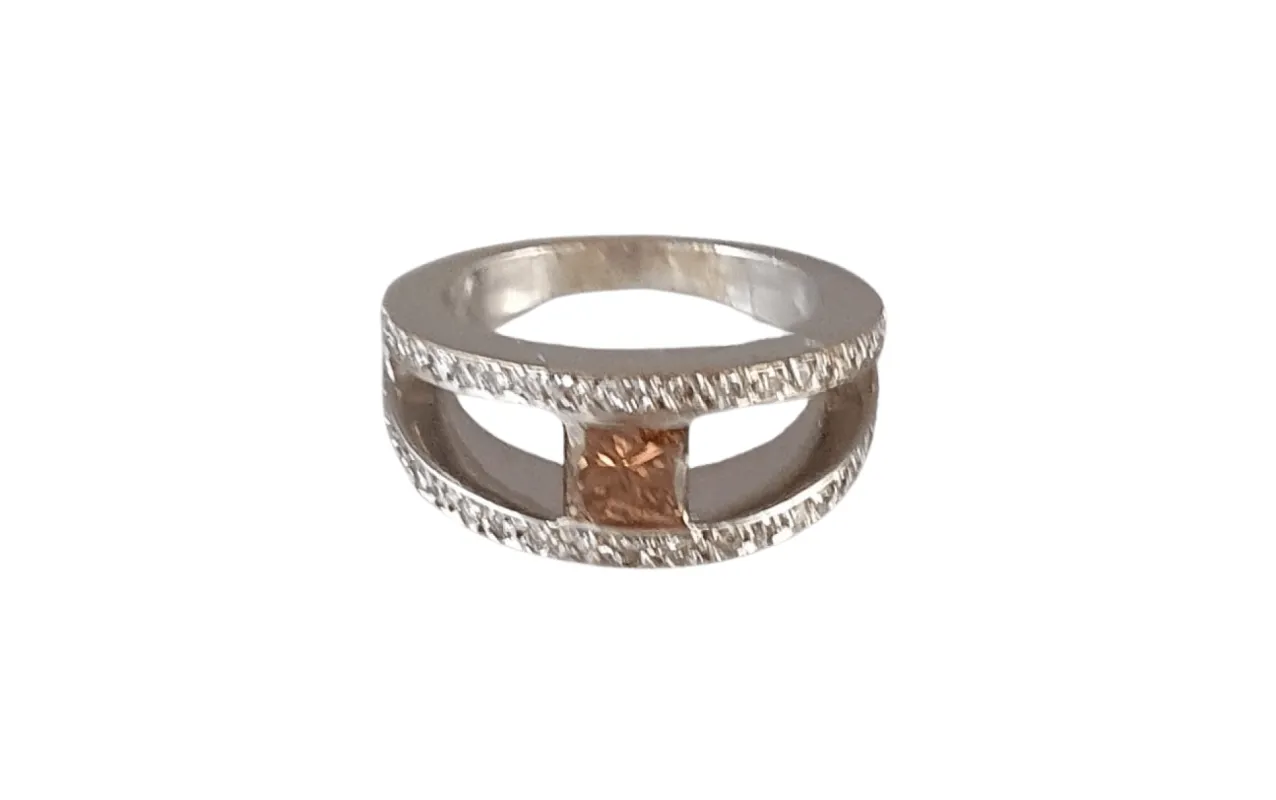 Bague Or blanc Diamants sold by 58 Facettes