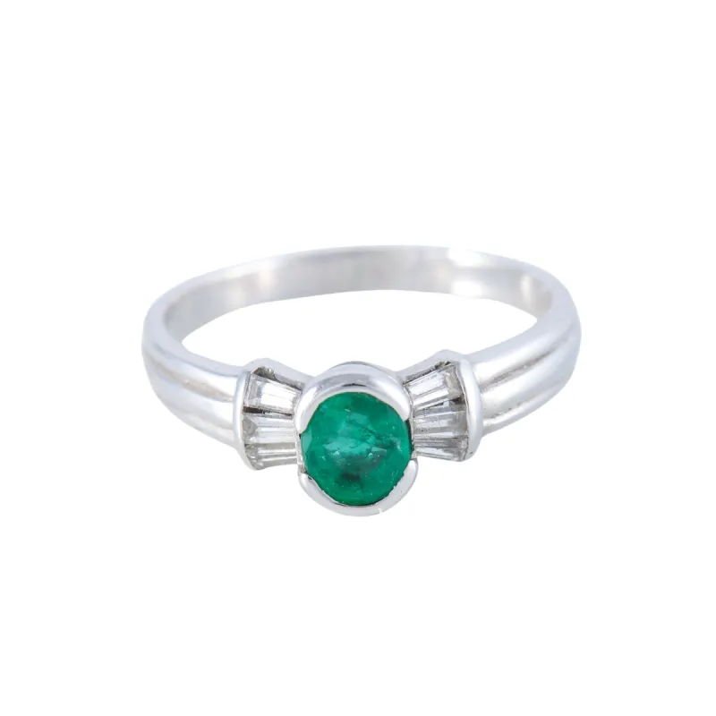 Bague solitaire or blanc émeraude sold by 58 Facettes