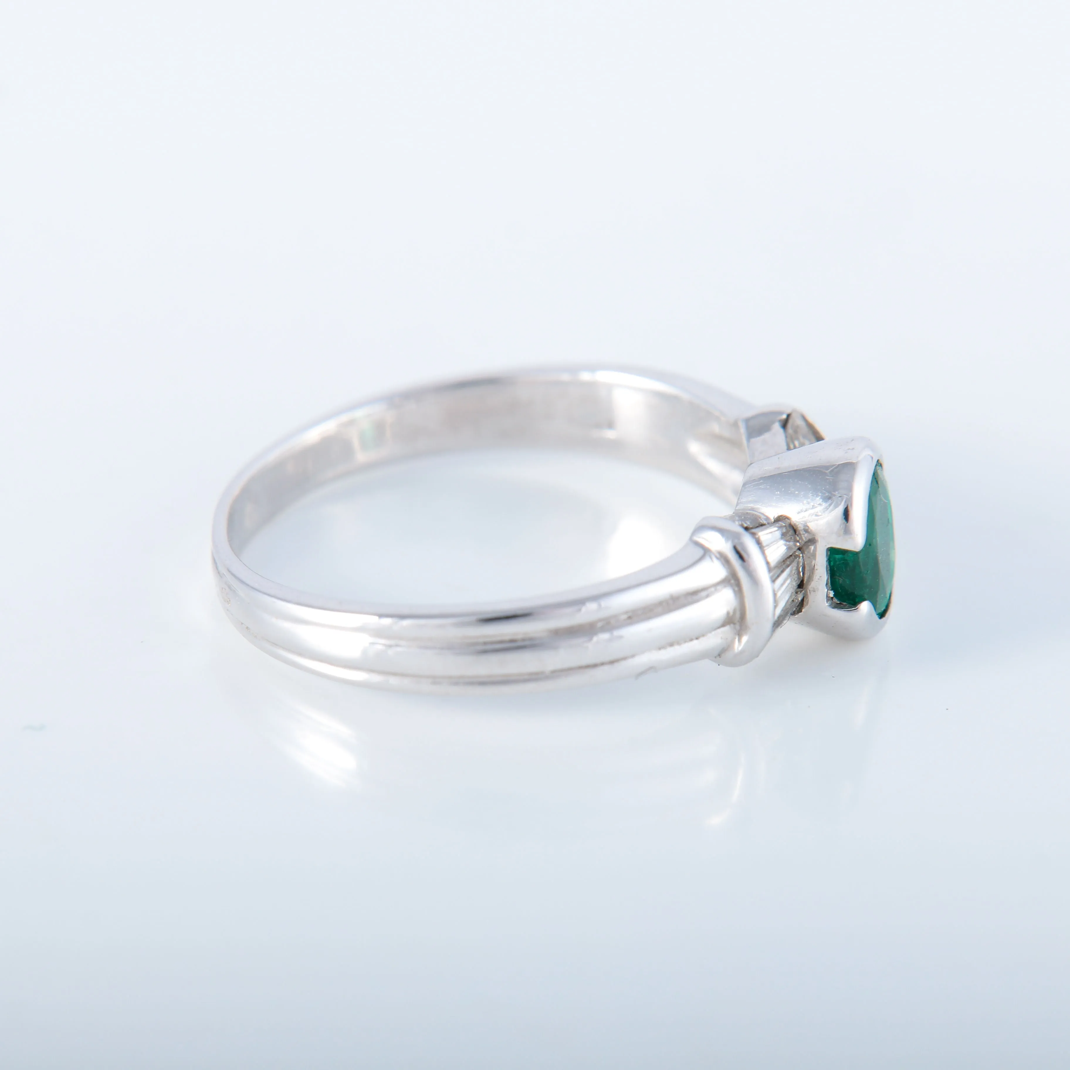 Bague solitaire or blanc émeraude sold by 58 Facettes product image thumbnail 4