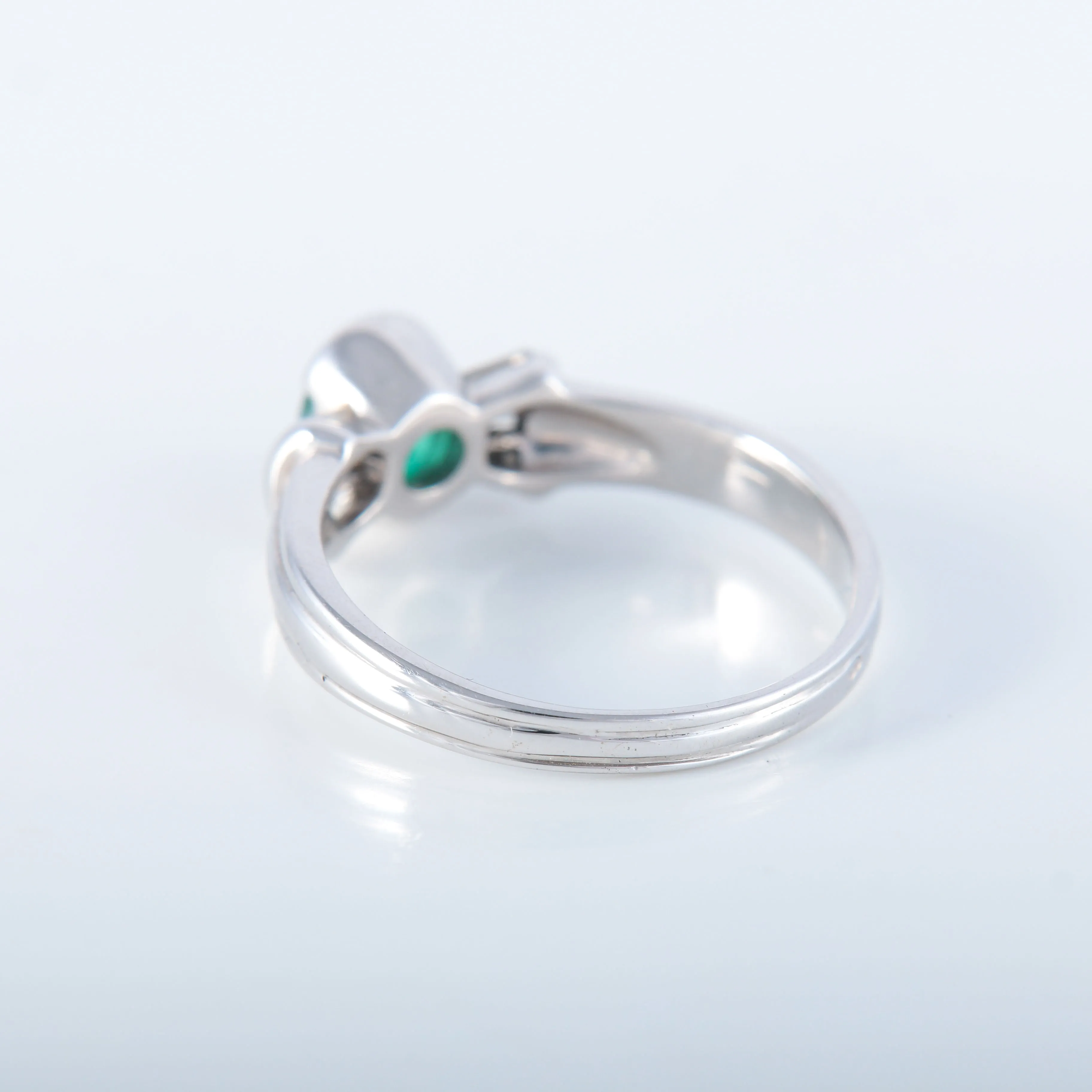 Bague solitaire or blanc émeraude sold by 58 Facettes product image thumbnail 5
